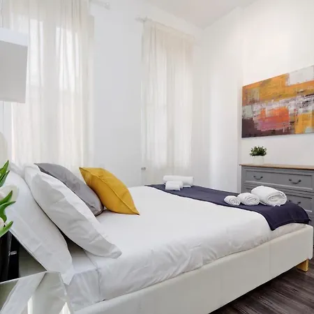 Апартаменты Urbana Delicious Flat