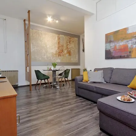 Апартаменты Urbana Delicious Flat *