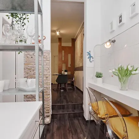 Urbana Delicious Flat